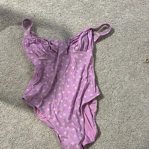 WeWoreWhat Ruched One Piece Lilac Daisy Print